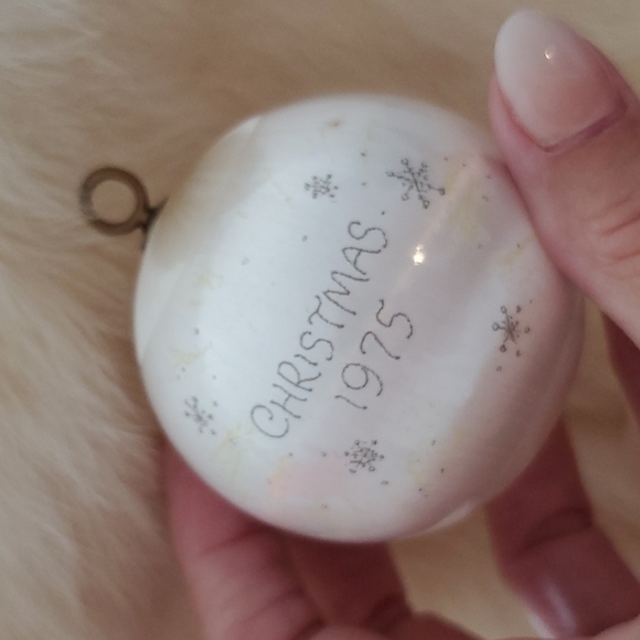 BETSEY CLARK Hallmark Set of 2 Christmas ornaments dated 1975 Keepsake - Picture 5 of 9